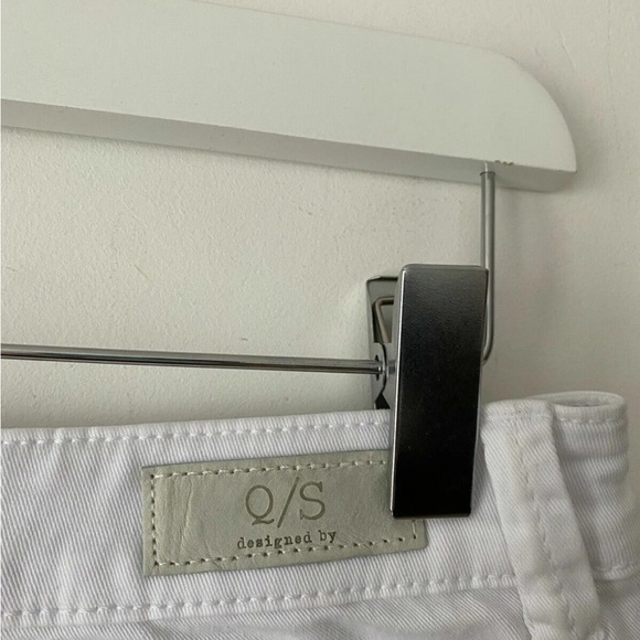 Q/S Designed by s.Oliver Catie Slim Fit White Jeans Size 10 L32 - Picture 5 of 7